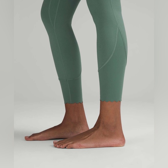 NWT lululemon Align™ Scalloped Hem High-Rise Pant 25" - Picture 3 of 3